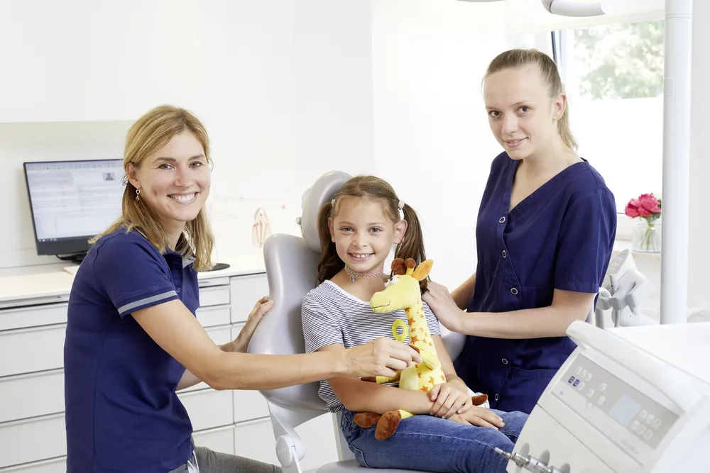 Kinderbehandlung in unserer Praxis am Lippesee – Zahnärzte im Hochstift, Paderborn-Sande
